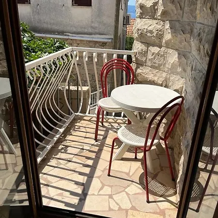 Leut Apartmán *