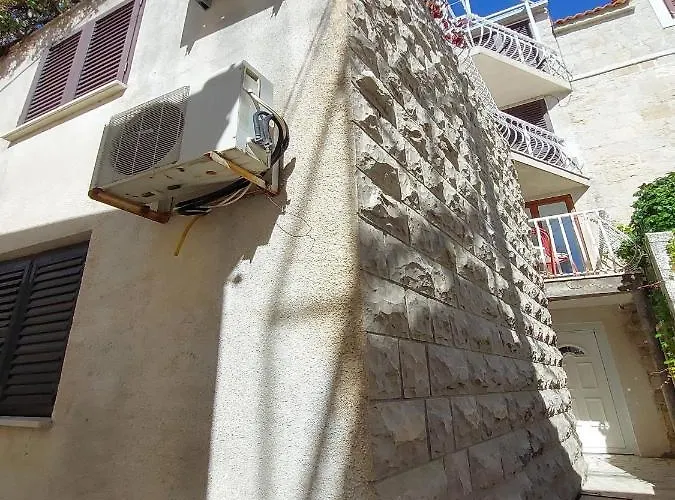 Leut شقة بيساك
