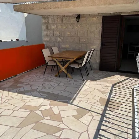 Leut Apartman